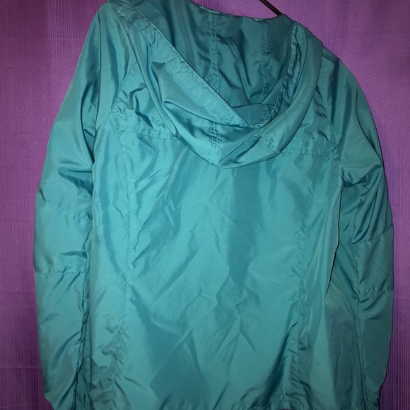 Packable rain jacket 🧥 - Picture 3 of 5